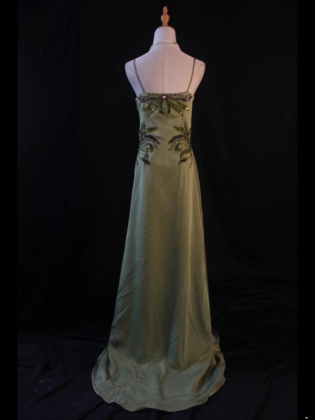 Retro-Abendkleid im Stil der 1950er Jahre: A-Linie, Spaghettiträger, olivgrüner Chiffon mit Perlen, langes Kleid – Inspiration für das Outfit zum 21. Geburtstag (AS412)
