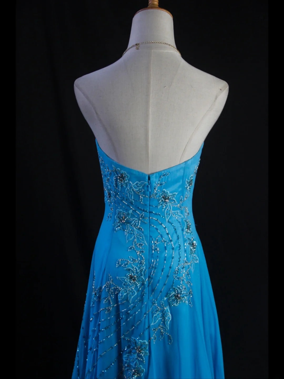 Vintage A-Linien-Kleid aus blauem Chiffon im Stil der 1950er Jahre, trägerlos, mit Perlenbesatz am Oberteil, langes Ballkleid, Inspiration für Geburtstagsoutfits, Partykleid AS413