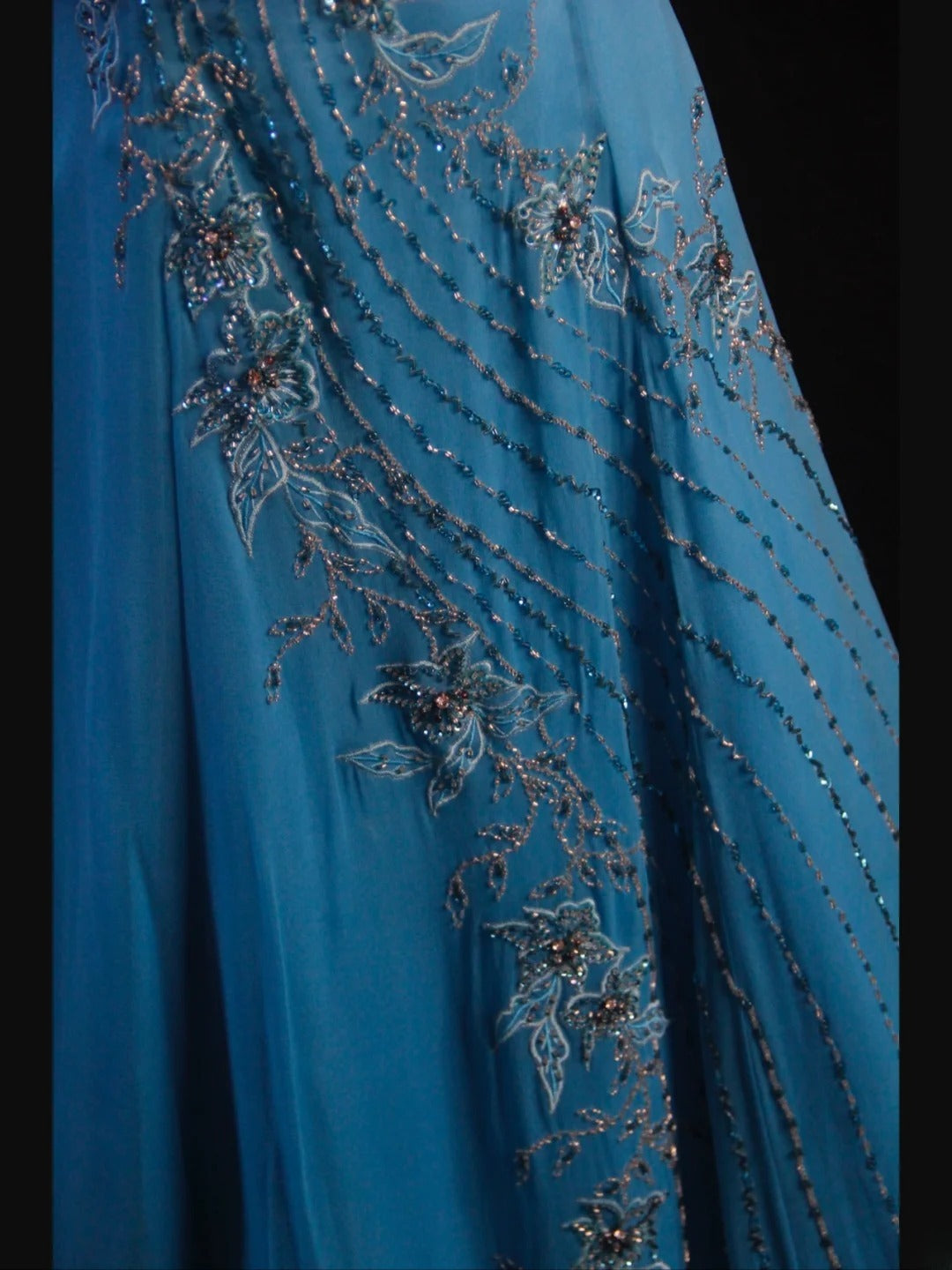 Vintage A-Linien-Kleid aus blauem Chiffon im Stil der 1950er Jahre, trägerlos, mit Perlenbesatz am Oberteil, langes Ballkleid, Inspiration für Geburtstagsoutfits, Partykleid AS413