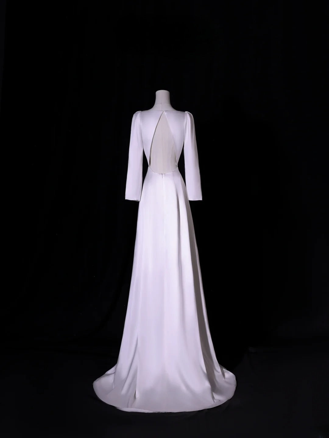 Robe de mariée longue et simple, coupe trapèze, col carré, manches longues, style satin soyeux, blanche, cintrée, AS413
