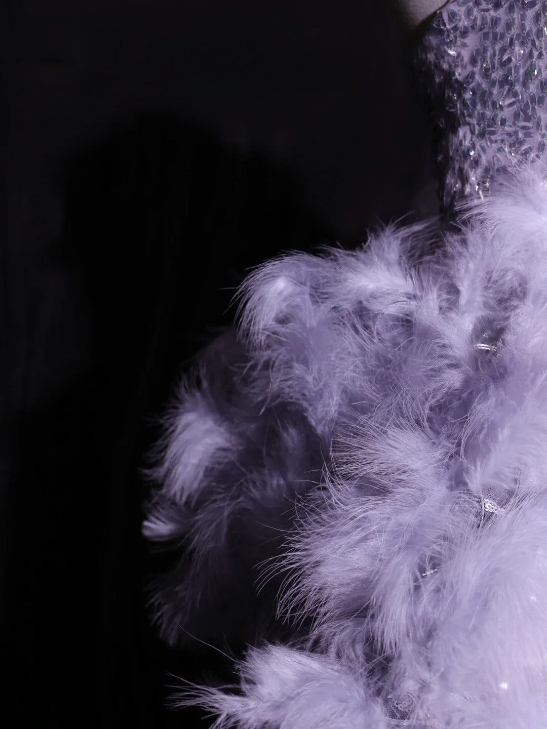 Elegantes, schlichtes Ballkleid im Meerjungfrauen-Stil mit Herzausschnitt, silber-grau mit Pailletten – Inspiration für einen stilvollen Auftritt. Langes, formelles Abendkleid AS414