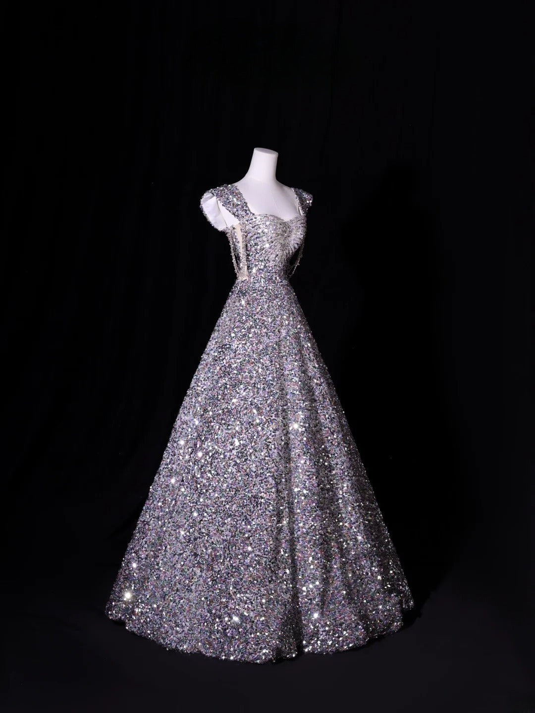 Elegantes Ballkleid mit Herzausschnitt, silber-grauen Pailletten, lang – Inspiration für Damen und Mädchen, formelle Partykleider, lange formelle Abiballkleider AS415