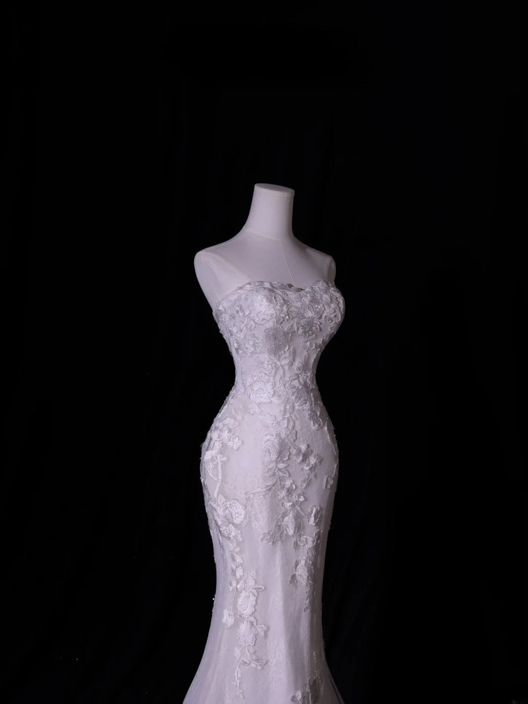 Classic Long Wedding Gowns Mermaid Strapless Style for Bride With Lace Tulle Bodice Train White Bridal Dress AS416