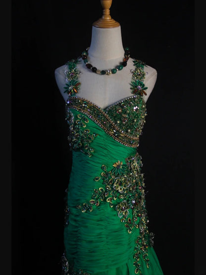 Vintage Meerjungfrauen-Kleid aus grünem Chiffon im Stil der 1950er Jahre mit plissiertem, gerüschtem und perlenbesetztem Oberteil – langes Ballkleid, Inspiration für Geburtstagsoutfits, formelles Abendkleid AS417