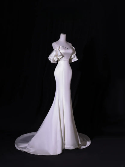 Robe de mariée longue et simple, coupe sirène, épaules dénudées, manches courtes, style satin soyeux, blanche, cintrée, AS417