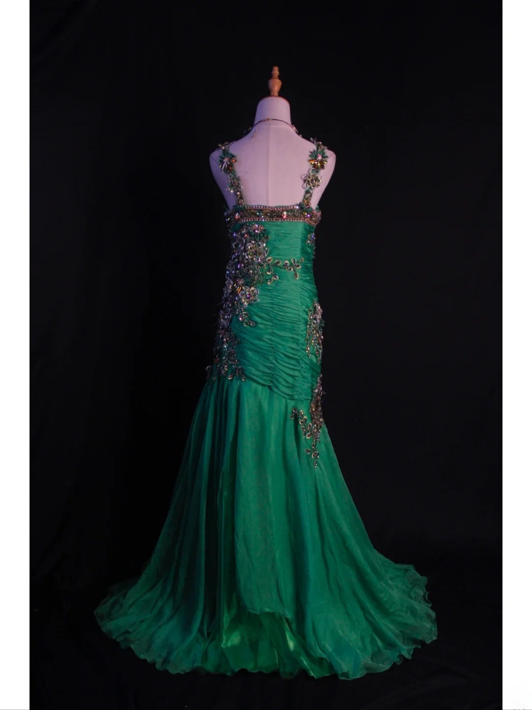 Vintage Meerjungfrauen-Kleid aus grünem Chiffon im Stil der 1950er Jahre mit plissiertem, gerüschtem und perlenbesetztem Oberteil – langes Ballkleid, Inspiration für Geburtstagsoutfits, formelles Abendkleid AS417