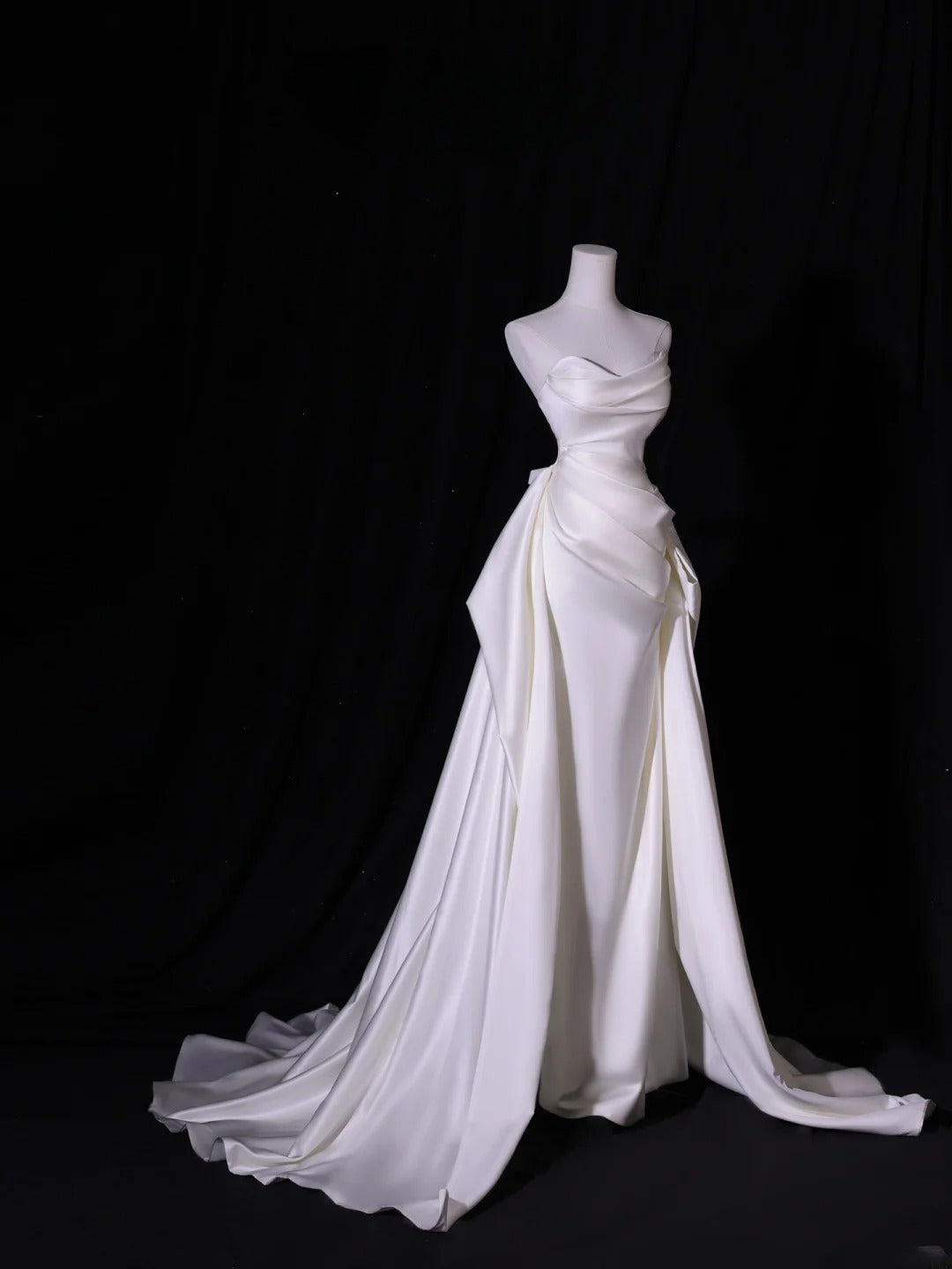 Robe de mariée longue et simple, style sirène, blanche, en satin plissé, coupe ajustée, AS418