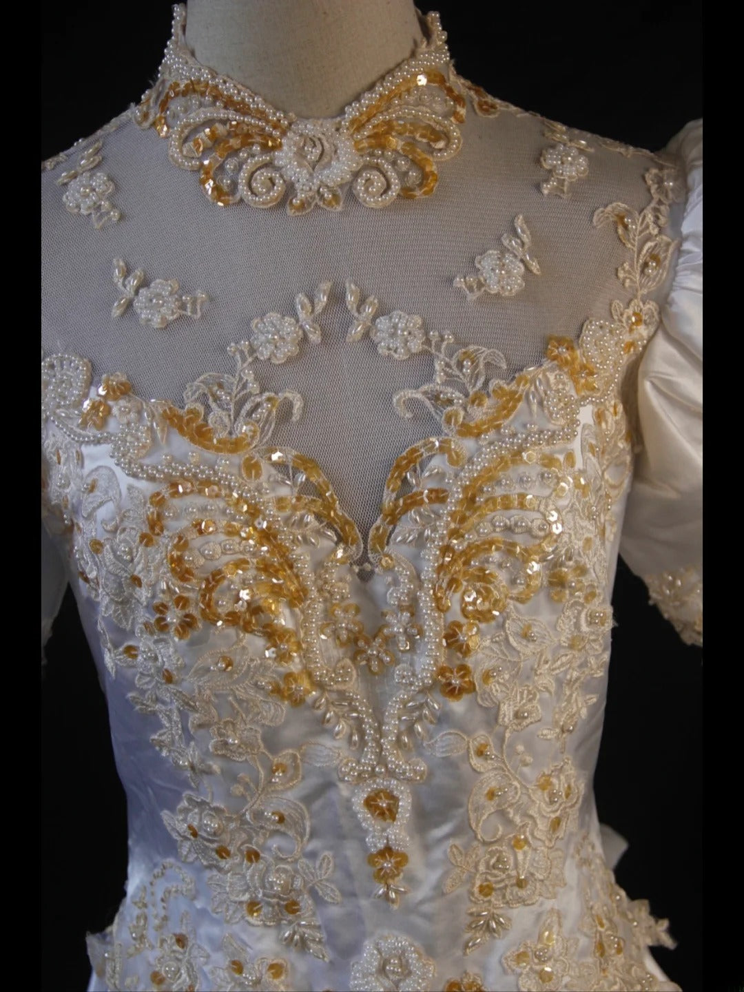 Robe de mariée élégante vintage en satin à col montant et manches, avec traîne, pour femme (AS422)