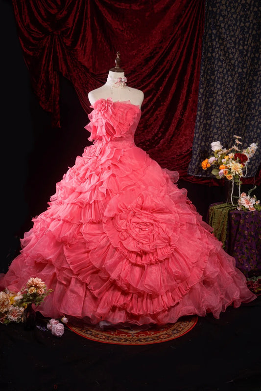 Niedliches, trägerloses, rosa Ballkleid für die Quinceañera mit Stufenrock für die Sweet 15 Feier, Vestido De 15 Años RB8611