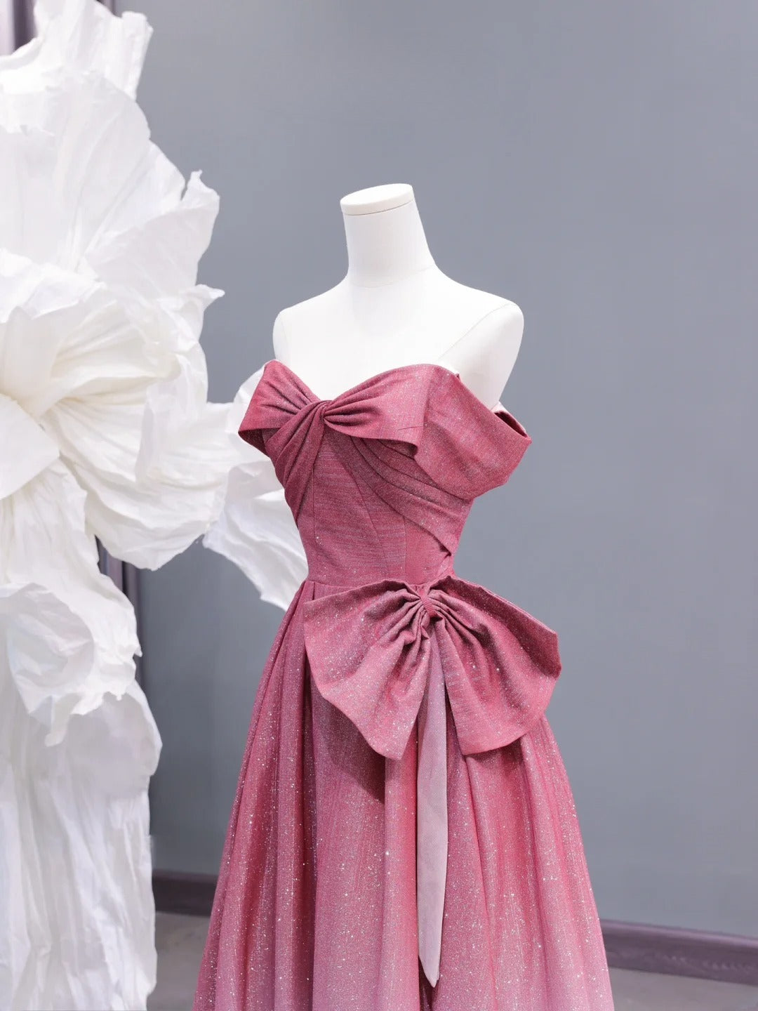 Elegantes, schulterfreies, langes Paillettenkleid in A-Linie, rosa-weißem Ombré-Stil, perfekt für Abschlussball, festliche Abendveranstaltungen und Dinnerpartys (Modell AS424).