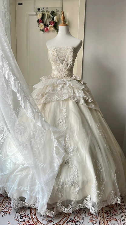 Ballkleid für den 16. Geburtstag, trägerlos, Champagner, mit gestuften Lagen, Ballkleid-Ideen für Sweet 16, 16. Geburtstags-Kleider RC0747