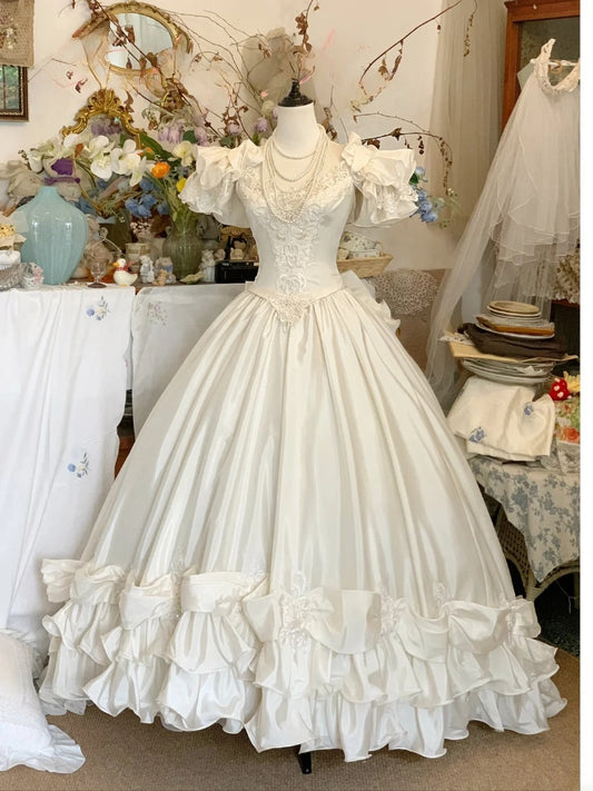 Elegant Wedding Dress Classic White Ball Gown V Neck With Sleeves Pearls Bridal Gown for Big Day RB9431