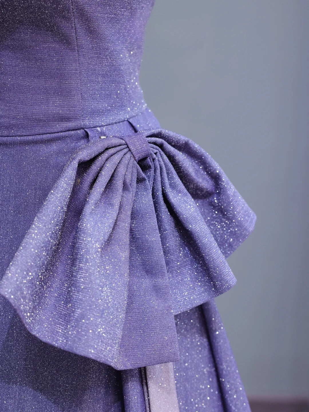 Elegantes, schulterfreies, langes Paillettenkleid in Fliederrosa mit Ombré-Effekt für Abschlussball, festliche Abendgarderobe und Dinnerpartys AS428