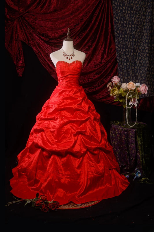 Wunderschönes rotes Ballkleid mit herzförmigem Ausschnitt aus Taft für die Quinceañera mit Perlenverzierung für die Feier zum 15. Geburtstag Vestido De 15 Años RB8615