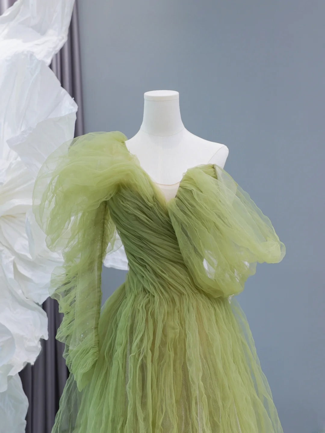 Elegantes, schlichtes A-Linien-Abendkleid aus salbeigrünem Tüll mit One-Shoulder-Schnitt – ein beeindruckendes, langes Abendkleid für Teenager und Schülerinnen (AS432).