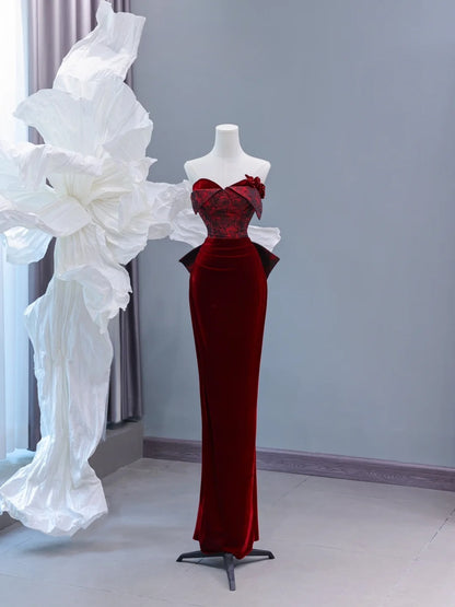 Elegantes, burgunderrotes Samt-Abendkleid mit herzförmigem Ausschnitt – perfekt für festliche Anlässe und Dinnerpartys (Modell AS433)