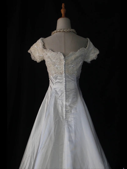 Retro-Brautkleider im Stil der 1950er Jahre: Ballkleid mit V-Ausschnitt, kurzen Perlenärmeln und Spitze, auch in kleinen/großen Größen erhältlich, für Sommerhochzeiten (Modell AS433).
