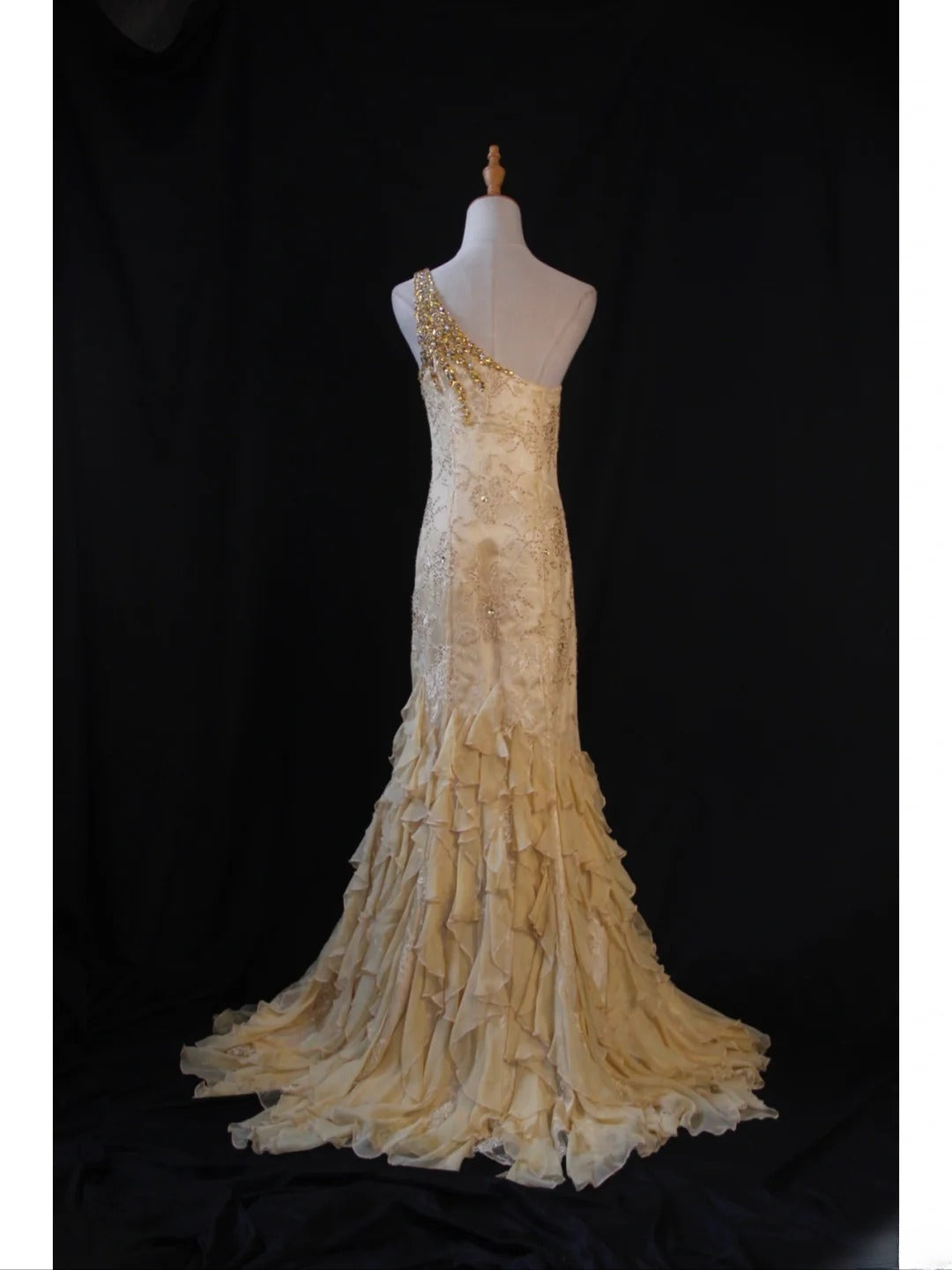 Retro-Meerjungfrauenkleid aus gelbem Chiffon im Stil der 1950er-Jahre mit goldener Perlenspitze, One-Shoulder-Schnitt und Meerjungfrauen-Schnitt – Inspiration für das Outfit zum 22. Geburtstag – formelles Kleid AS440