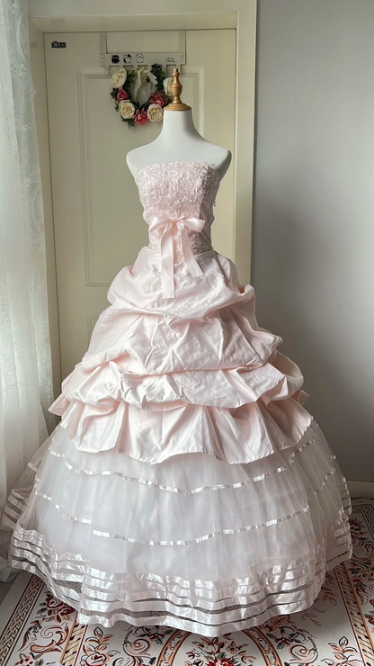 Quinceanera-Kleid für den 15. Geburtstag, schulterfreies Ballkleid in Pink mit gestuften Lagen, langes Outfit für den 16. Geburtstag RC0759