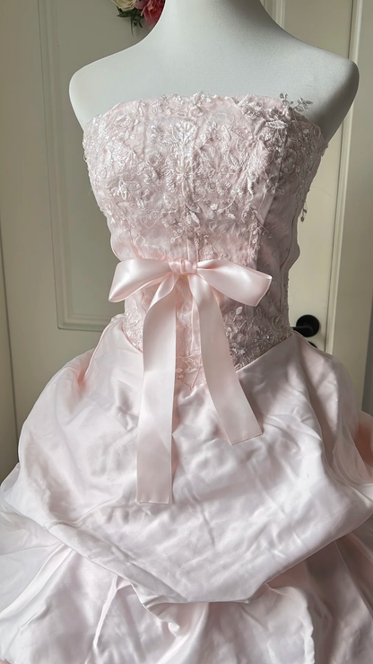 Quinceanera-Kleid für den 15. Geburtstag, schulterfreies Ballkleid in Pink mit gestuften Lagen, langes Outfit für den 16. Geburtstag RC0759