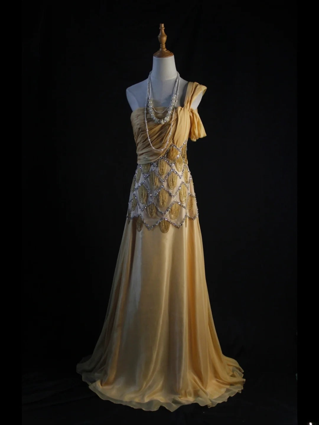 Retro-Abendkleid im Stil der 1950er Jahre: A-Linie, schulterfrei, gelber Chiffon mit silbernen Perlen, langes Kleid, Inspiration für den 22. Geburtstag, formelles Kleid AS443