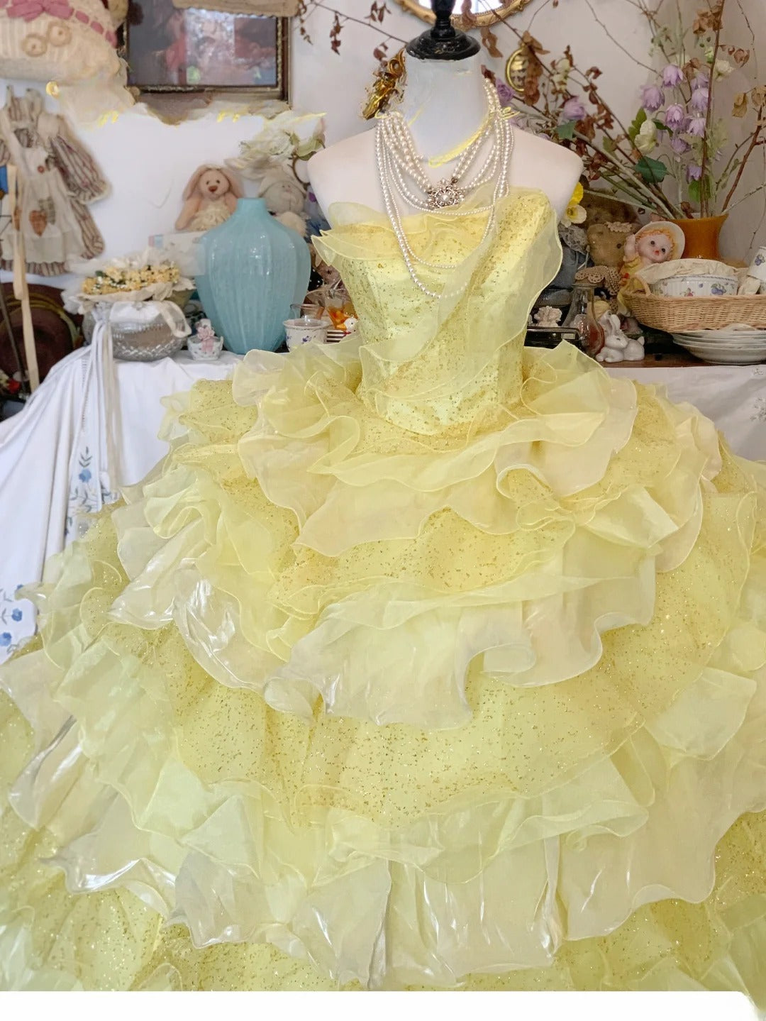 Prom Dress Elegant Ball Gown Strapless Yellow With Ruched Tiered Formal Evening Gown for Graduation Party RB9440