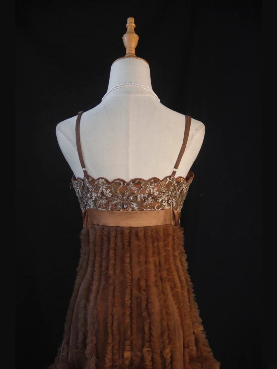 Vintage A-Linien-Kleid mit Spaghettiträgern, braunem Tüll und Spitze, ideal für den 18. Geburtstag, den Abschlussball oder als Cocktailkleid (AS445)