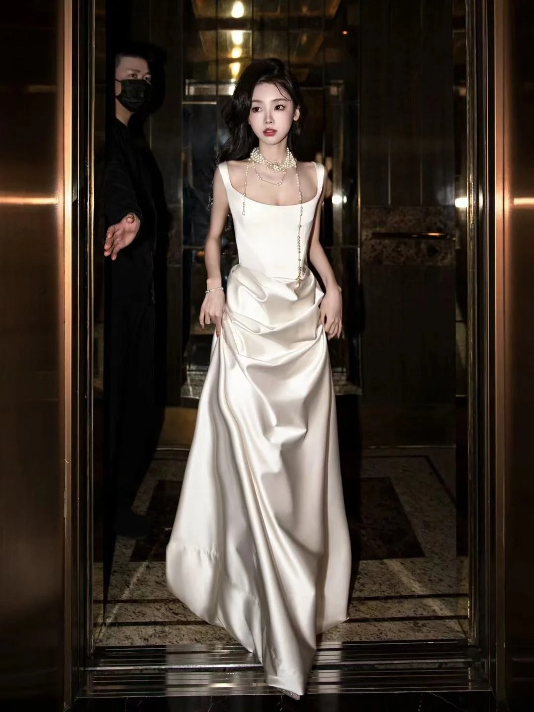 Robe de mariée longue et simple, sirène blanche, en satin plissé, style satin soyeux, coupe ajustée, AS445
