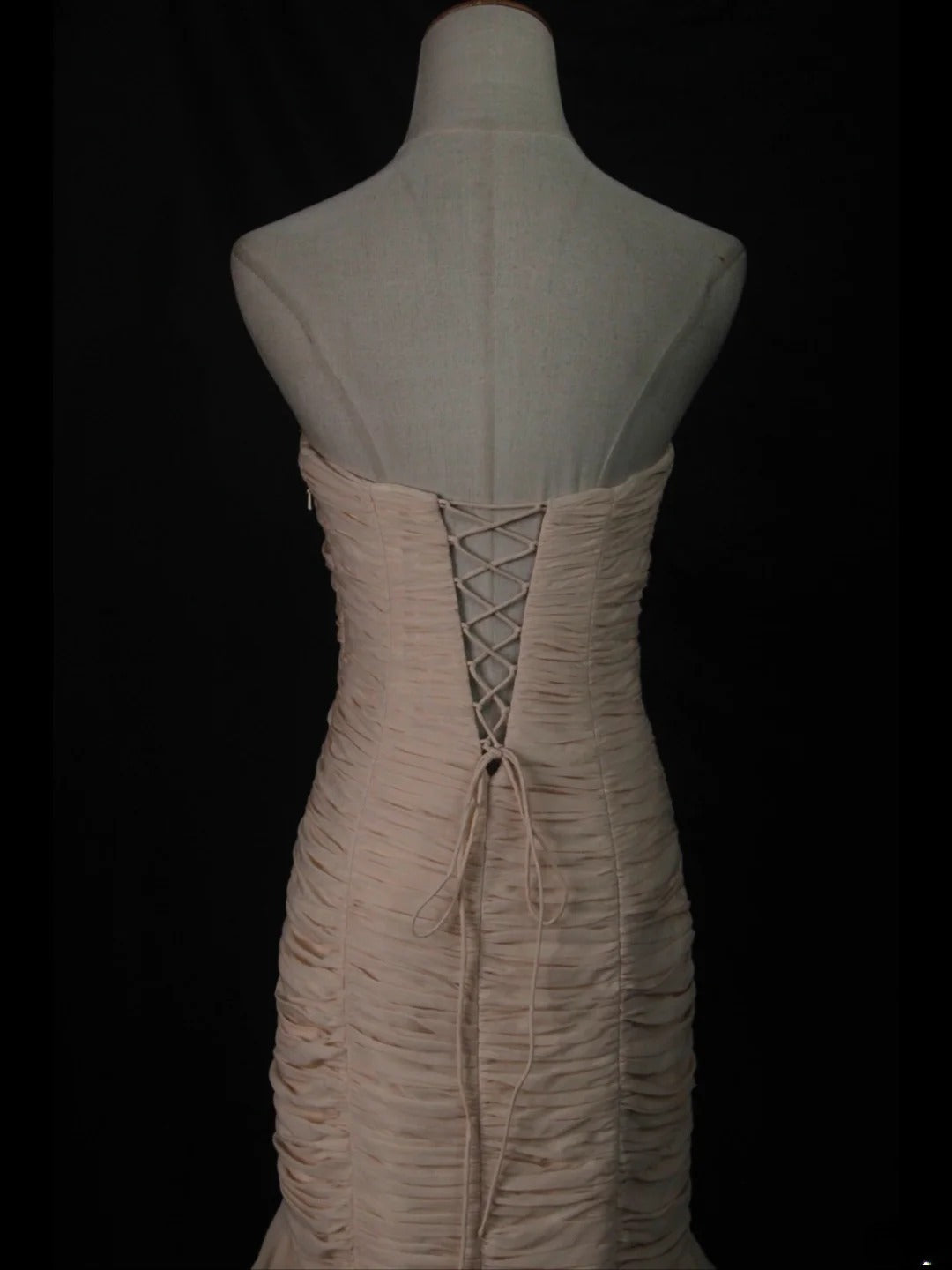 Vintage Meerjungfrauen-Kleid aus champagnerfarbenem Chiffon im Stil der 1950er Jahre mit Rüschenoberteil und Herzausschnitt – Inspiration für ein langes Ballkleid zum 18. Geburtstag (AS453)