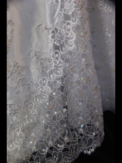 Retro-Brautkleider im Stil der 1950er Jahre: A-Linien-Schnitt, lange Perlenärmel, Spitze, Brautkleider in kleinen und großen Größen für Sommerhochzeiten (Modell AS454).