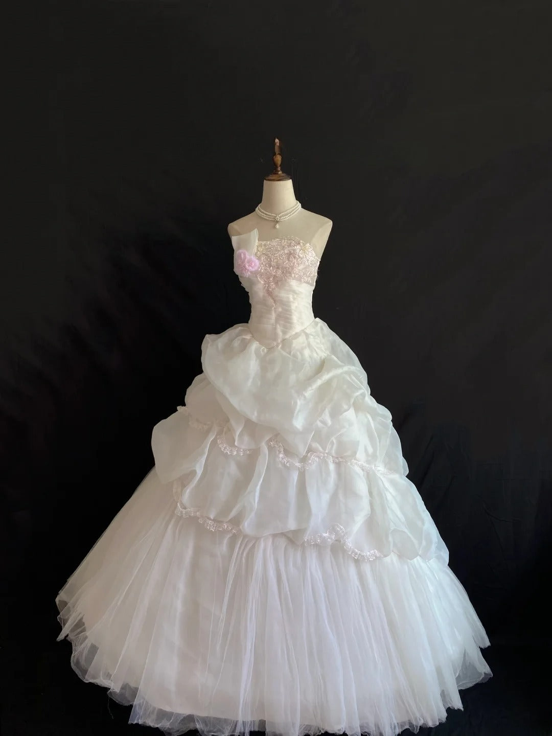 Aesthetic Ball Gown Strapless Light Pearl Pink Tulle Lace Long With Tiered Layers Appliqued Long Quince Dress inspo Quinceanera Dresses Formal 16th Birthday Outfit RB7915