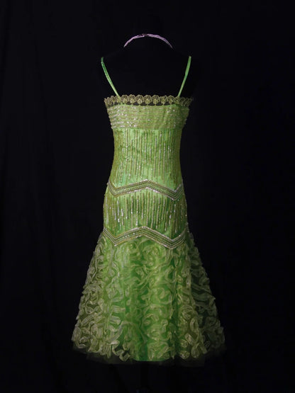 Robe de cocktail vintage sirène à fines bretelles en tulle vert orné de perles, idéale pour un 18e anniversaire ou un bal de promo (AS460)