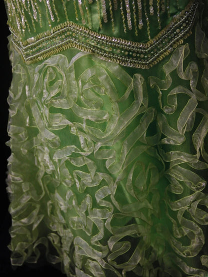 Robe de cocktail vintage sirène à fines bretelles en tulle vert orné de perles, idéale pour un 18e anniversaire ou un bal de promo (AS460)