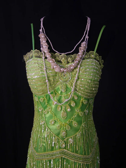 Robe de cocktail vintage sirène à fines bretelles en tulle vert orné de perles, idéale pour un 18e anniversaire ou un bal de promo (AS460)