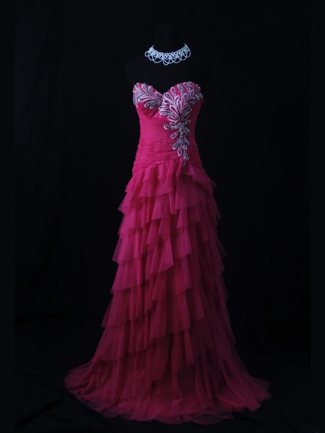 Vintage A-Linien-Abendkleid aus pinkfarbenem Tüll im Stil der 1950er Jahre mit Rüschenoberteil und herzförmigem Ausschnitt – Inspiration für ein Outfit zum 18. Geburtstag (Abendkleid AS465)