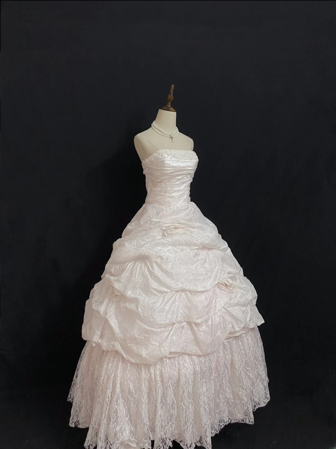 Princesses Fairytale Ball Gown Strapless Light Pink With Tiered Layers Lace Quince Dress Quinceanera Dresses Formal 16th Birthday Outfit RB7932