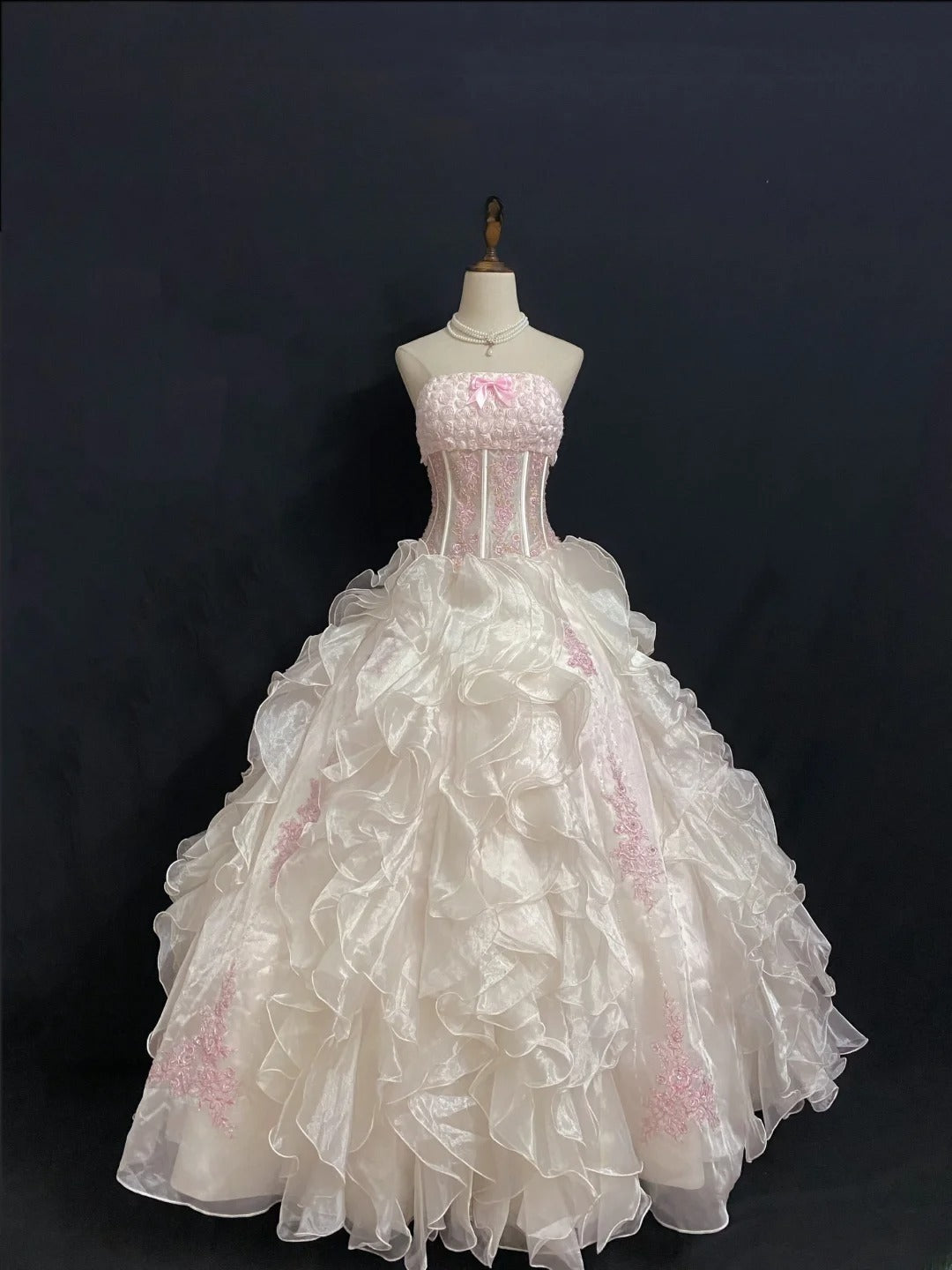 Princesses Fairytale Ball Gown Strapless Light Pink With Tiered Layers Appliqued Quince Dress Quinceanera Dresses Formal 16th Birthday Outfit RB7933