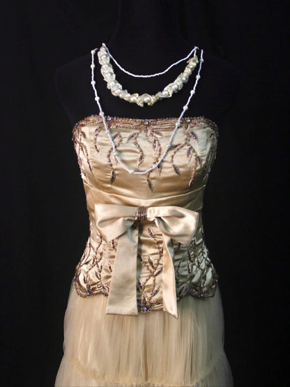 Vintage A-Linien-Kleid aus trägerlosem Tüll mit Perlenstickerei, ideal für den 18. Geburtstag, den Abschlussball oder als Cocktailkleid (AS484)