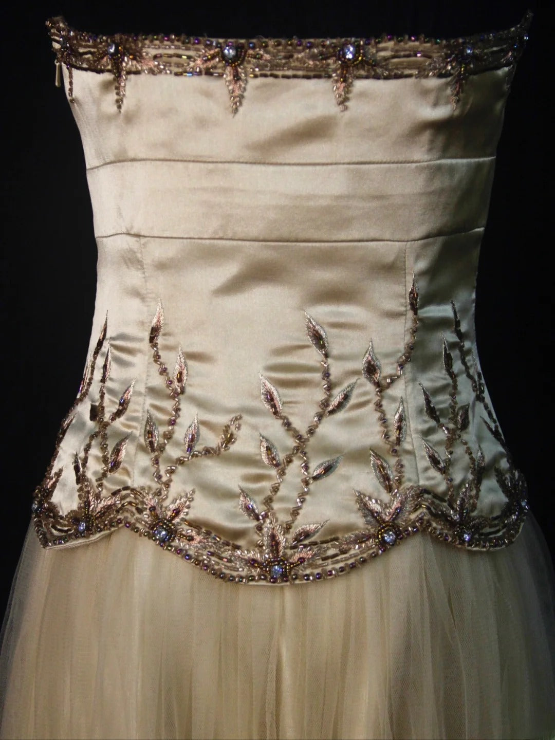 Vintage A-Linien-Kleid aus trägerlosem Tüll mit Perlenstickerei, ideal für den 18. Geburtstag, den Abschlussball oder als Cocktailkleid (AS484)