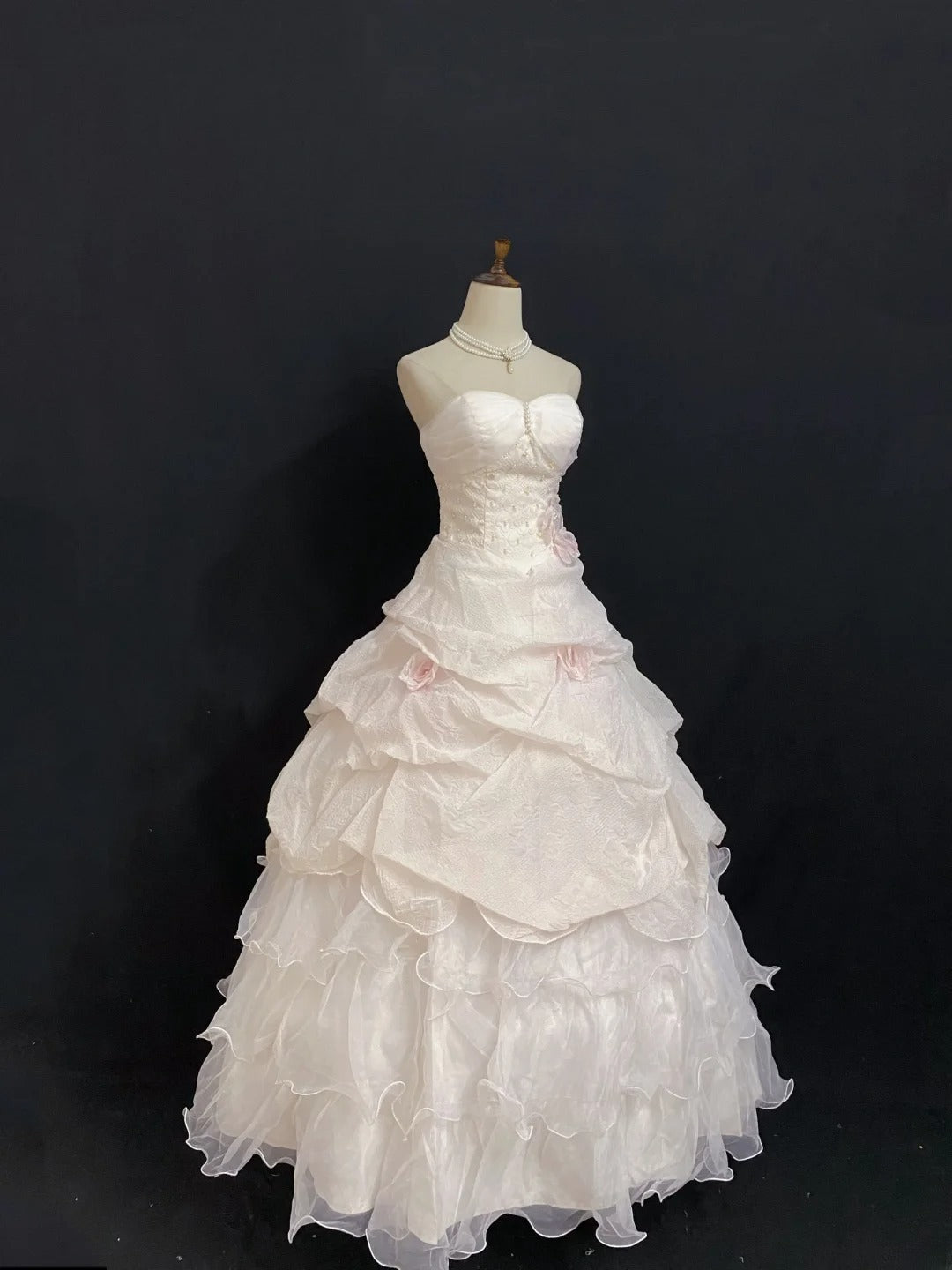 Princesses Fairytale Ball Gown Sweetheart Light Pearl Pink Long With Tiered Long Quince Dress Quinceanera Dresses Formal Birthday Outfits RB7944