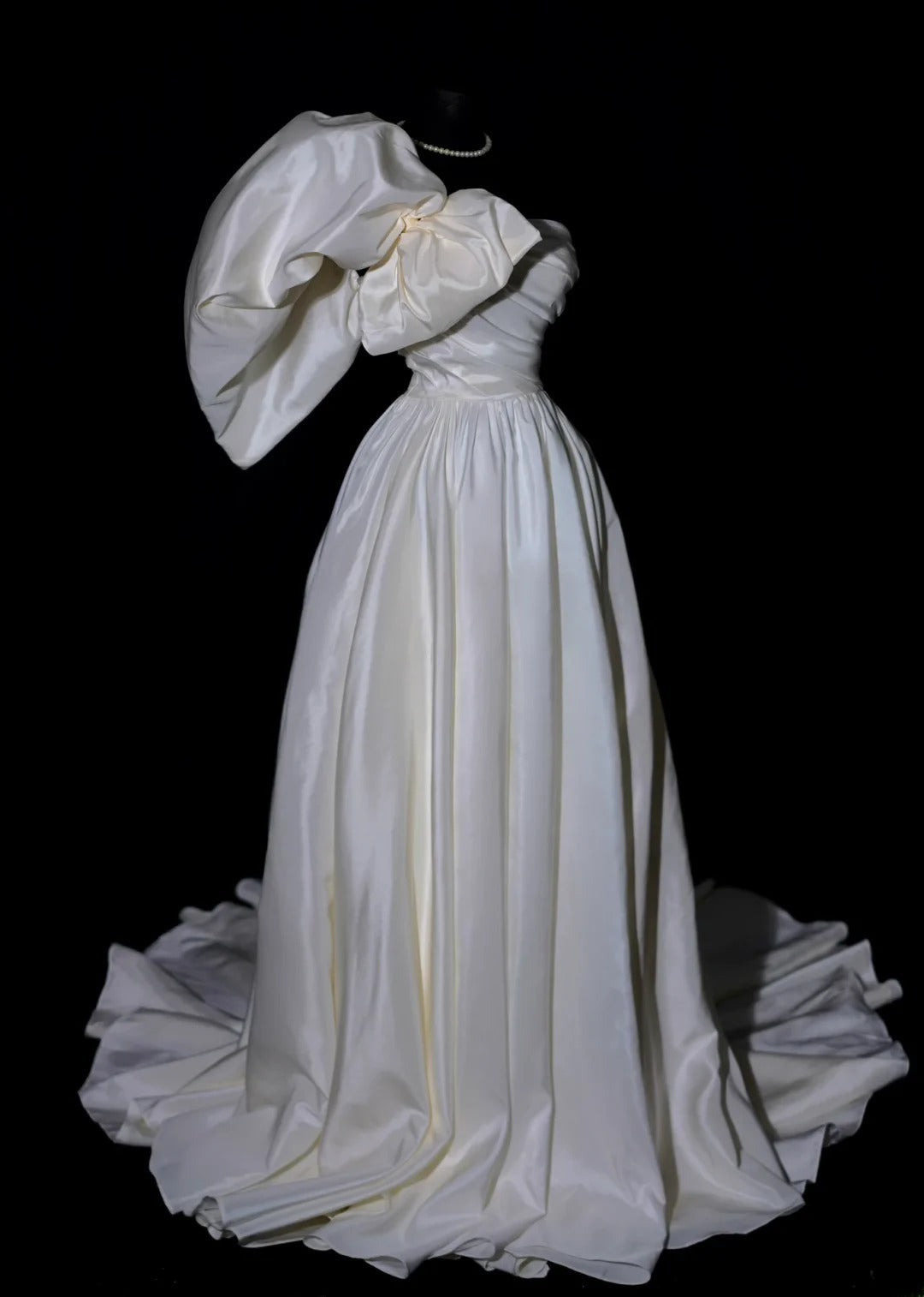 Modest Long Wedding Dresses A Line One Shoulder Satin Style For Bride With Pleated Bodice Train Bridal Dresses AS488