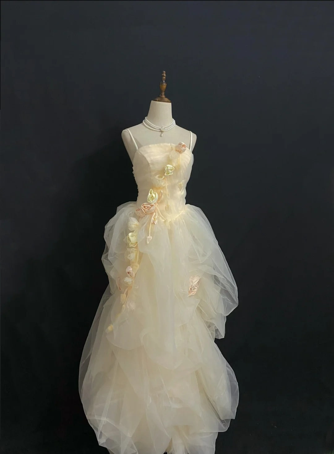 Princesses Fairytale Ball Gown Spaghetti Straps Yellow Long With Flowers Long Quince Dress Quinceanera Dresses Formal Birthday Outfits RB7949