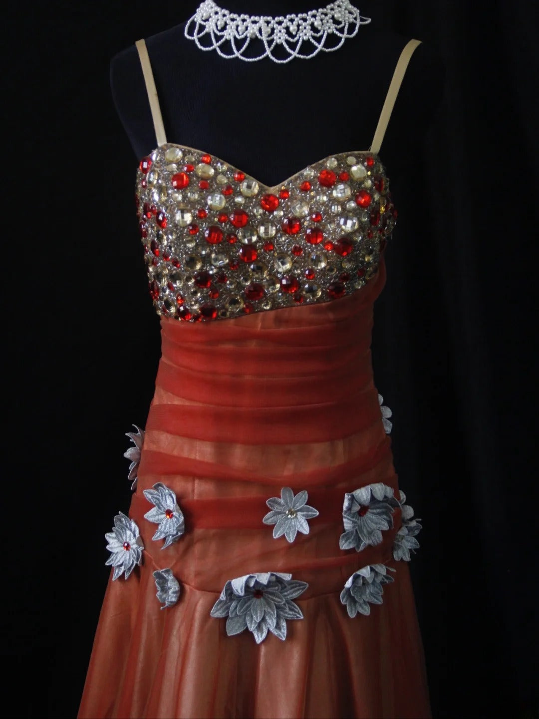 Vintage A-Linien-Kleid mit Spaghettiträgern aus Tüll und Perlenstickerei, ideal für den 16. Geburtstag, den Abschlussball oder als Cocktailkleid (AS494)