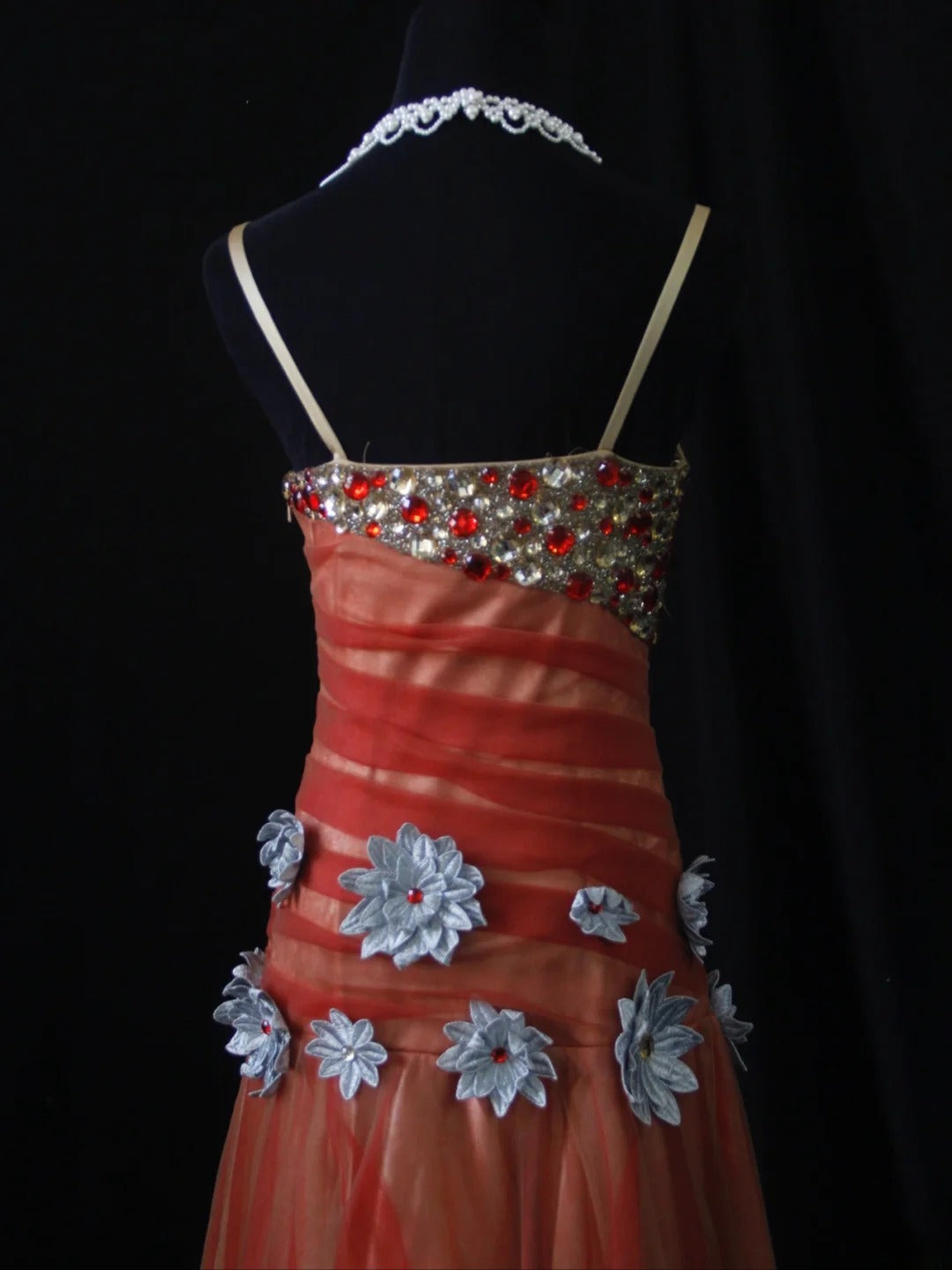 Vintage A-Linien-Kleid mit Spaghettiträgern aus Tüll und Perlenstickerei, ideal für den 16. Geburtstag, den Abschlussball oder als Cocktailkleid (AS494)
