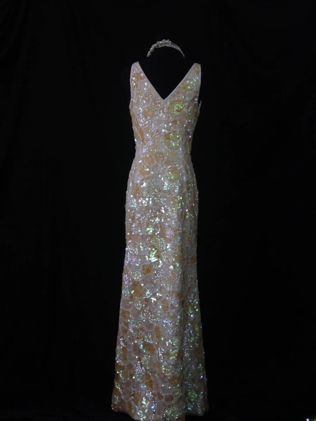 Retro-Etui-Kleid im 80er-Jahre-Stil mit V-Ausschnitt, Pailletten, lang und schmal geschnitten – Inspiration für das Outfit zum 22. Geburtstag – formelles Kleid AS495