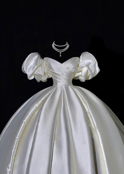 Langes Prinzessinnen-Hochzeitskleid, Ballkleid, ärmellos, Satin, mit Ärmeln, plissierter Schleppe, weißes Brautkleid AS495