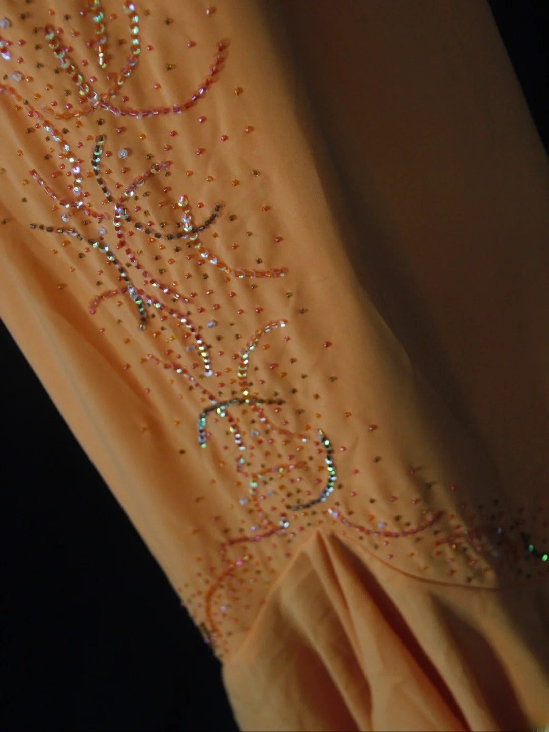 Robe de bal rétro années 80, dos nu asymétrique, en mousseline orange avec perles argentées - Inspiration pour une tenue de 22e anniversaire - Robe de soirée AS498