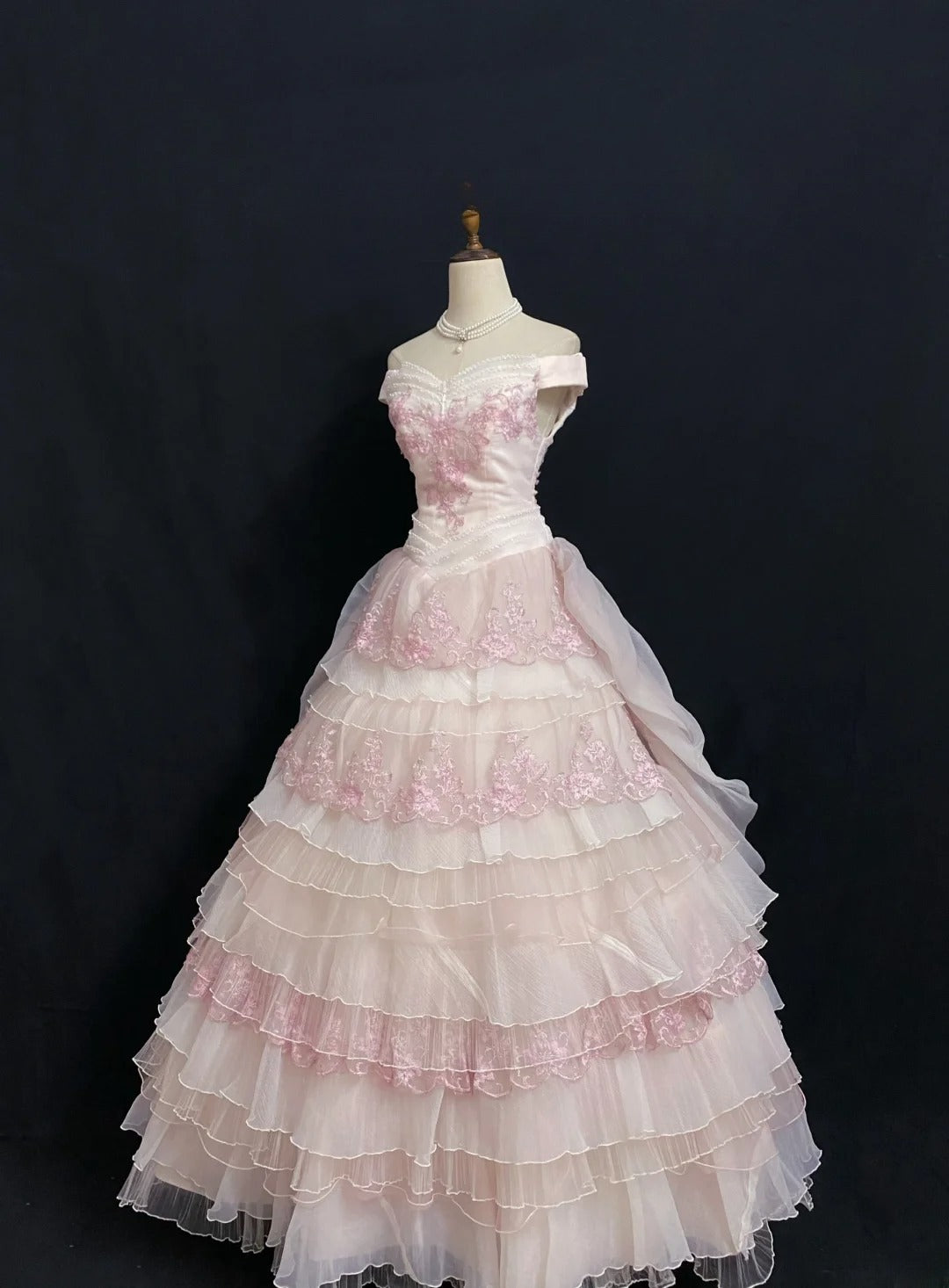 Princesses Fairytale Ball Gown Off The Shoulder Blush Pink With Tiered Lace Quince Dress Quinceanera Dresses Formal 16th Birthday Outfit RB7968