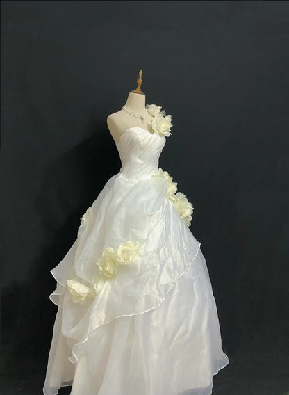 Princesses Fairytale Ball Gown One Shoulder White With Flowers Tiered Layers Quince Dress Quinceanera Dresses Formal 17th Birthday Outfit RB7972