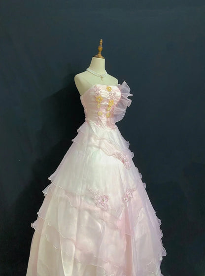 Princesses Fairytale Ball Gown Strapless Pink With Beading Tiered Layers Quince Dress Quinceanera Dresses 17th Birthday Outfit RB7982